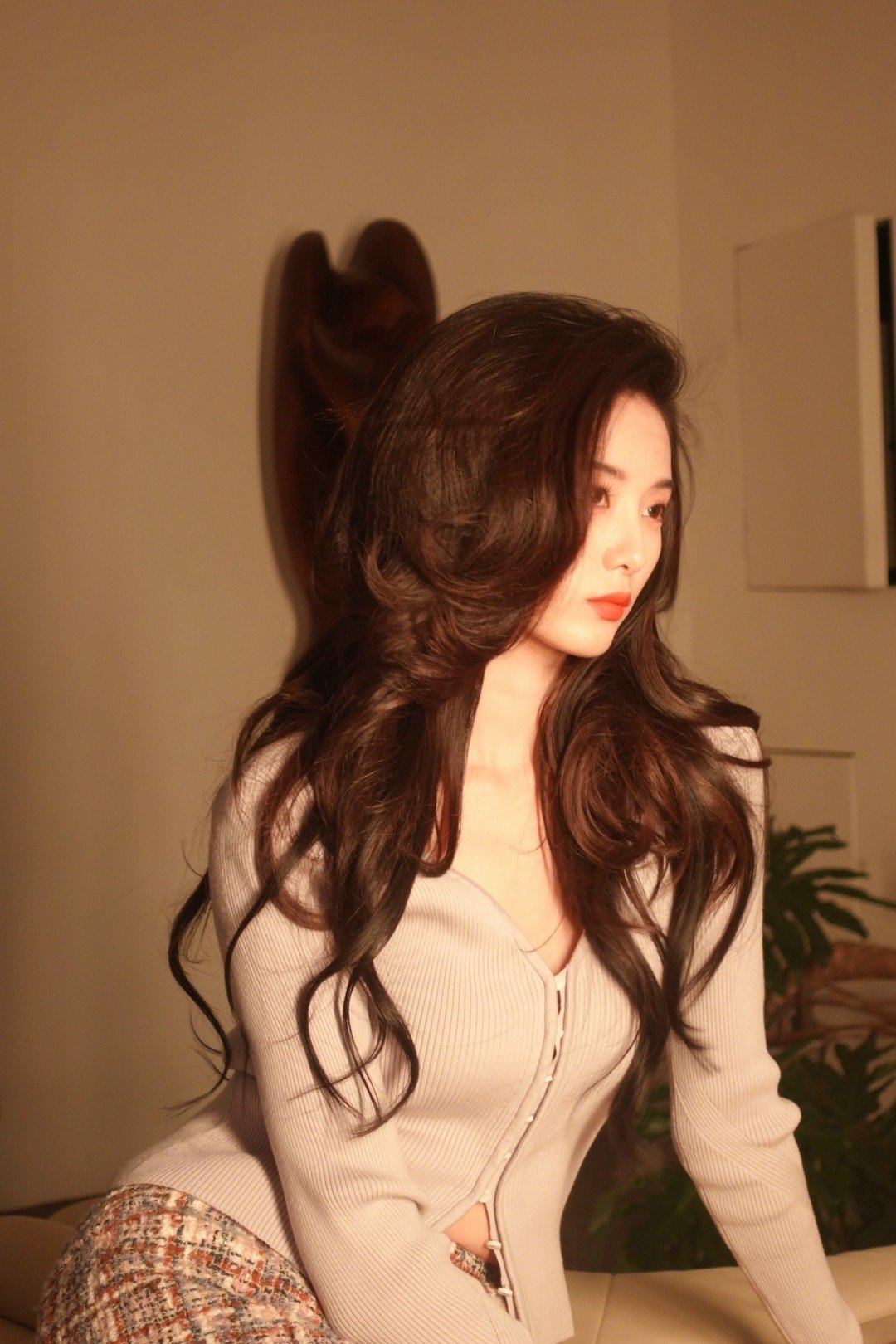 #徐艺洋大波浪卷发##徐艺洋明艳红唇妆#徐艺洋你要美鼠我 ​​​