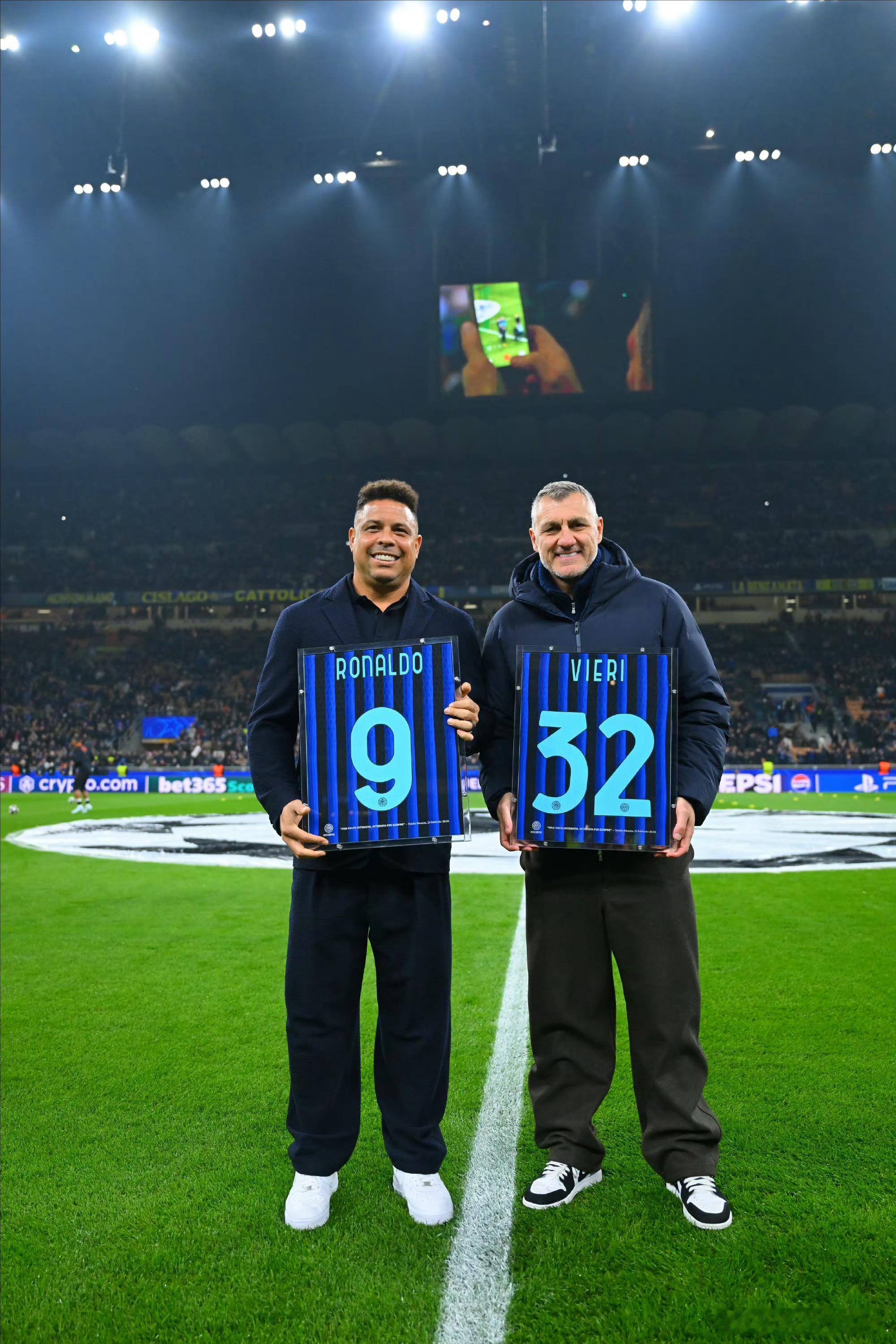 国际米兰本场迎来传奇罗纳尔多和维埃里国际米兰欧冠﻿﻿热点现场