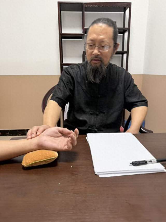 嗜睡困重、提神无效：傅强：清阳不升、湿困脾肾