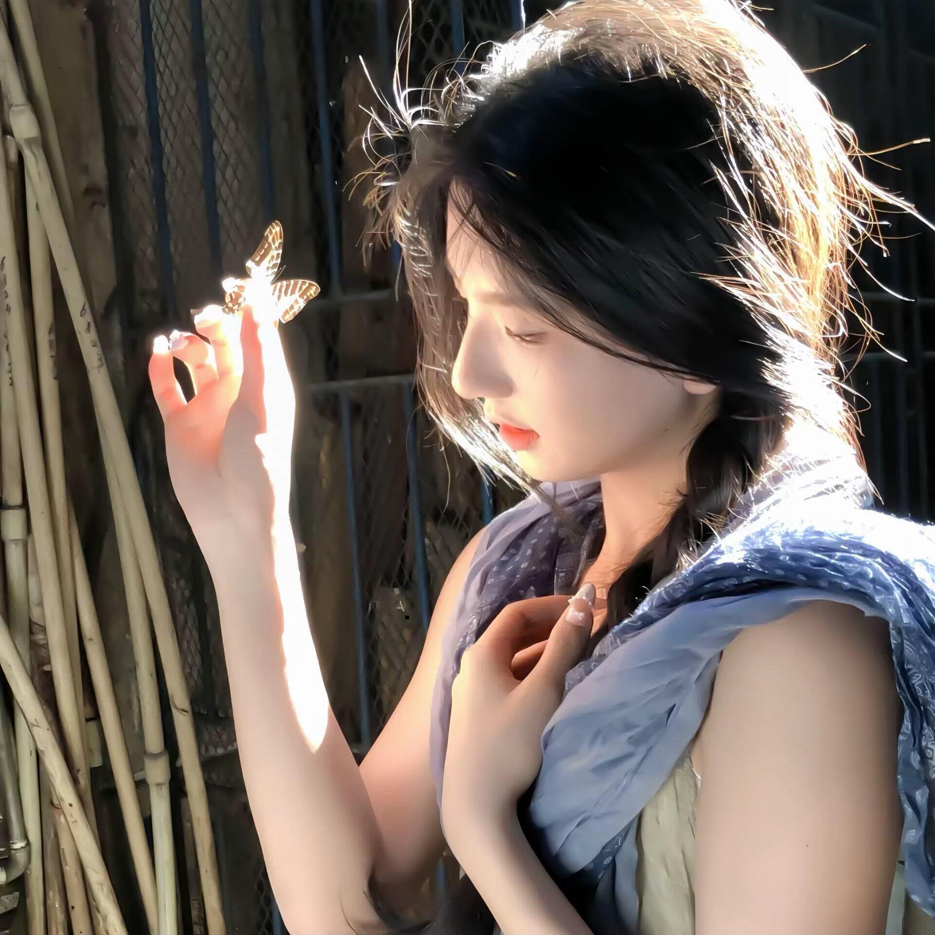 𝙒𝙚𝘾𝙝𝙖𝙩｜女生头像 女头｜高清｜温柔 