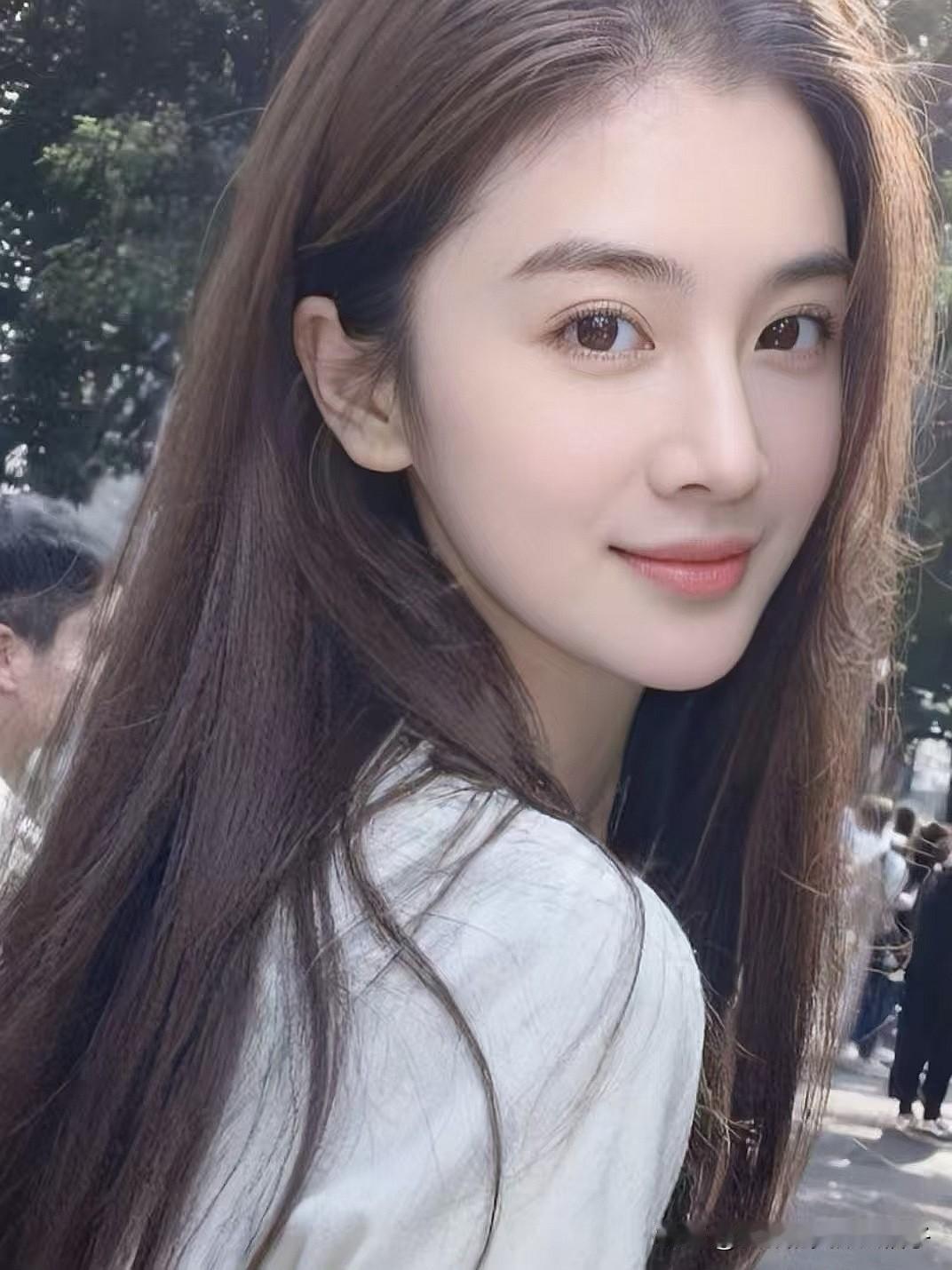 北方有佳人，绝世而独立。一顾倾人城，再顾倾人国。[害羞][害羞]