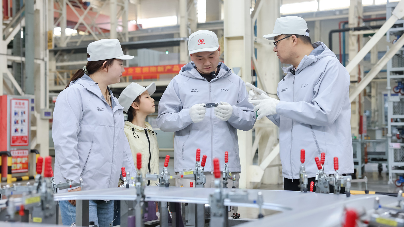 咱大湖北的首届楚超赛事要来了！这个时间也正逢魏牌高山十万辆下线，于是高山和楚超赛