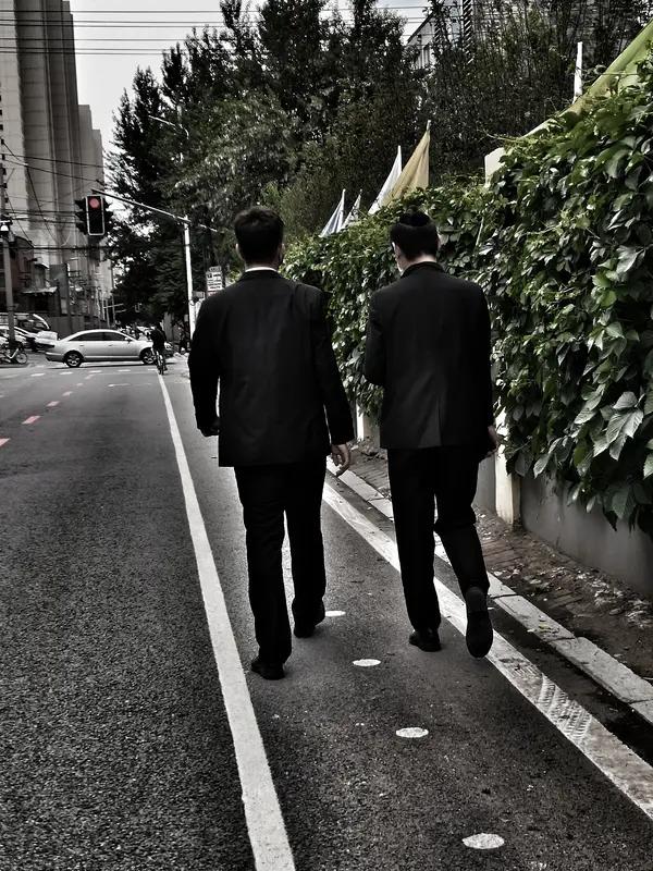 莫道前路无知己,同道中人有几何? “莫道前路无知己，同道中人有几何？”每次念起这