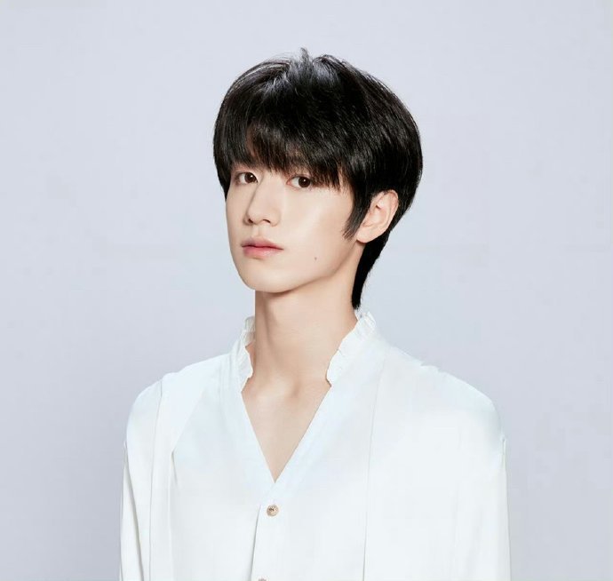 TF三代高会更新公式照🈶朱志鑫、张泽禹、张极、左航、苏新皓、张峻豪、余宇涵、穆