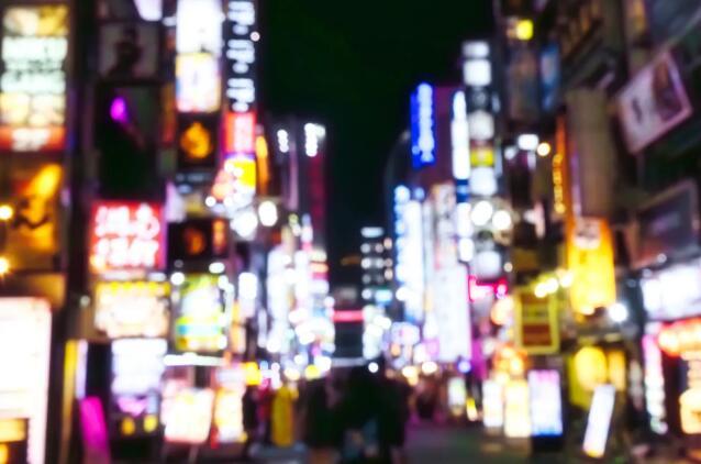 信息的时代，人工智能的时代，各种其实无奇不有。
在日本肖像权管理是非常严格，所以