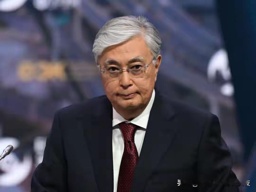 日本邀中亚五国参会，只托卡耶夫一人抵达，中亚现首个“变色龙”