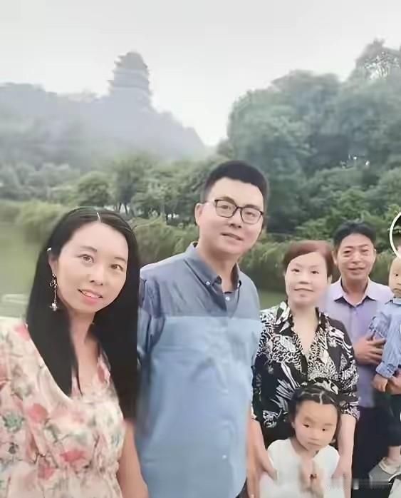 如果当初把亲儿子认回来，不去追查什么真相，错换，偷换现在是不是一家人齐齐整整的多