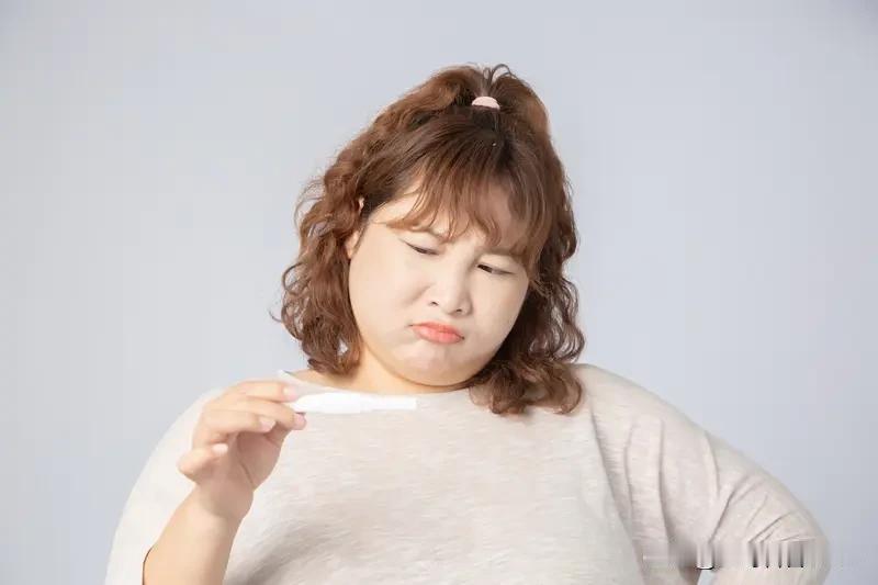 之前刷到过一个姑娘，因为先天原因没法生育，一开始相亲次次碰壁，对方一听到这个条件