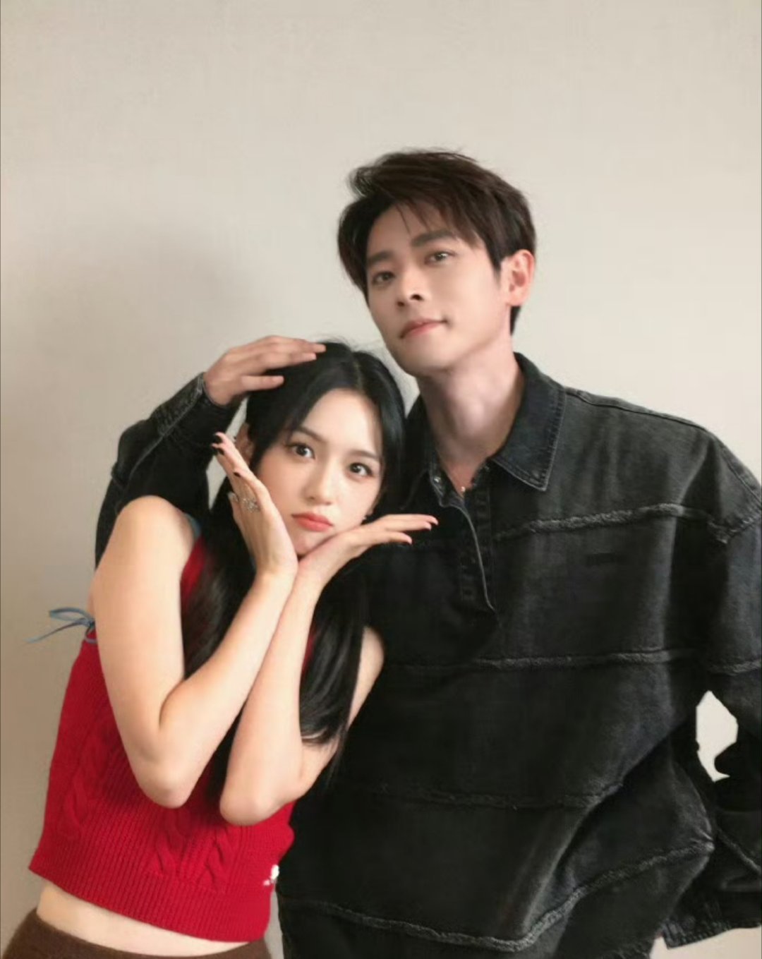 周也丞磊卡点1314发共创 这个是错位的还是真的靠近啊？[舔屏]好甜啊！ ​​​