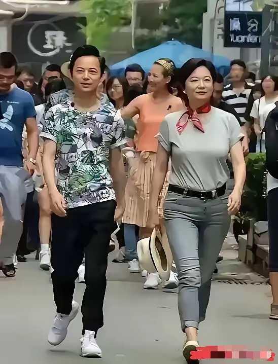 打死我都不信，何老师没有动心过！