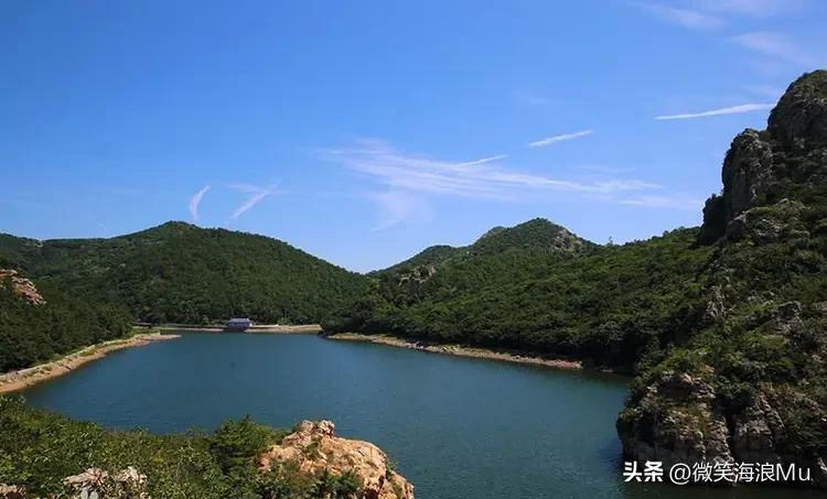 满目青山，就是金山银山。郁郁葱葱，空气中的负离子相当的高。