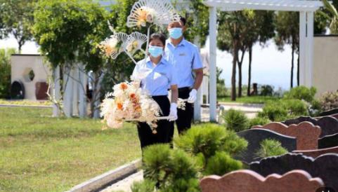 人死后，身体并不会立刻彻底 “死掉”！
绝大多数人根本就不知道，其实人在死后埋入