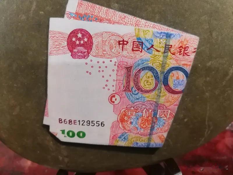 我们农村都有不少内亲戚，就是同一个姓氏的，没有出五福的那种，有次去堂二伯家吃饭，