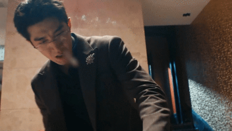 金瀚在我手机里打了快九年 金瀚打戏藏手机九年！厉致诚格斗丝滑出圈，图嘉盛重拳燃炸