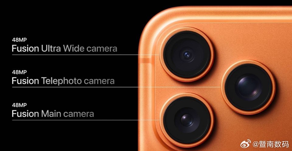 iPhone 17 Pro  前置同样是 1800 万像素中央摄像头，后置则首次