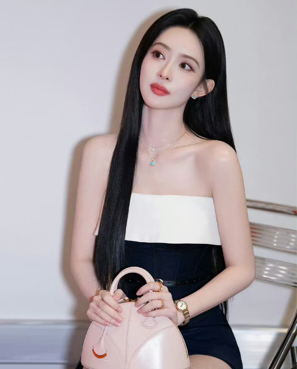 杨幂孟子义赵露思宝格丽大片杨幂孟子义赵露思大片 杨幂孟子义赵露思宝格丽大片 ​​