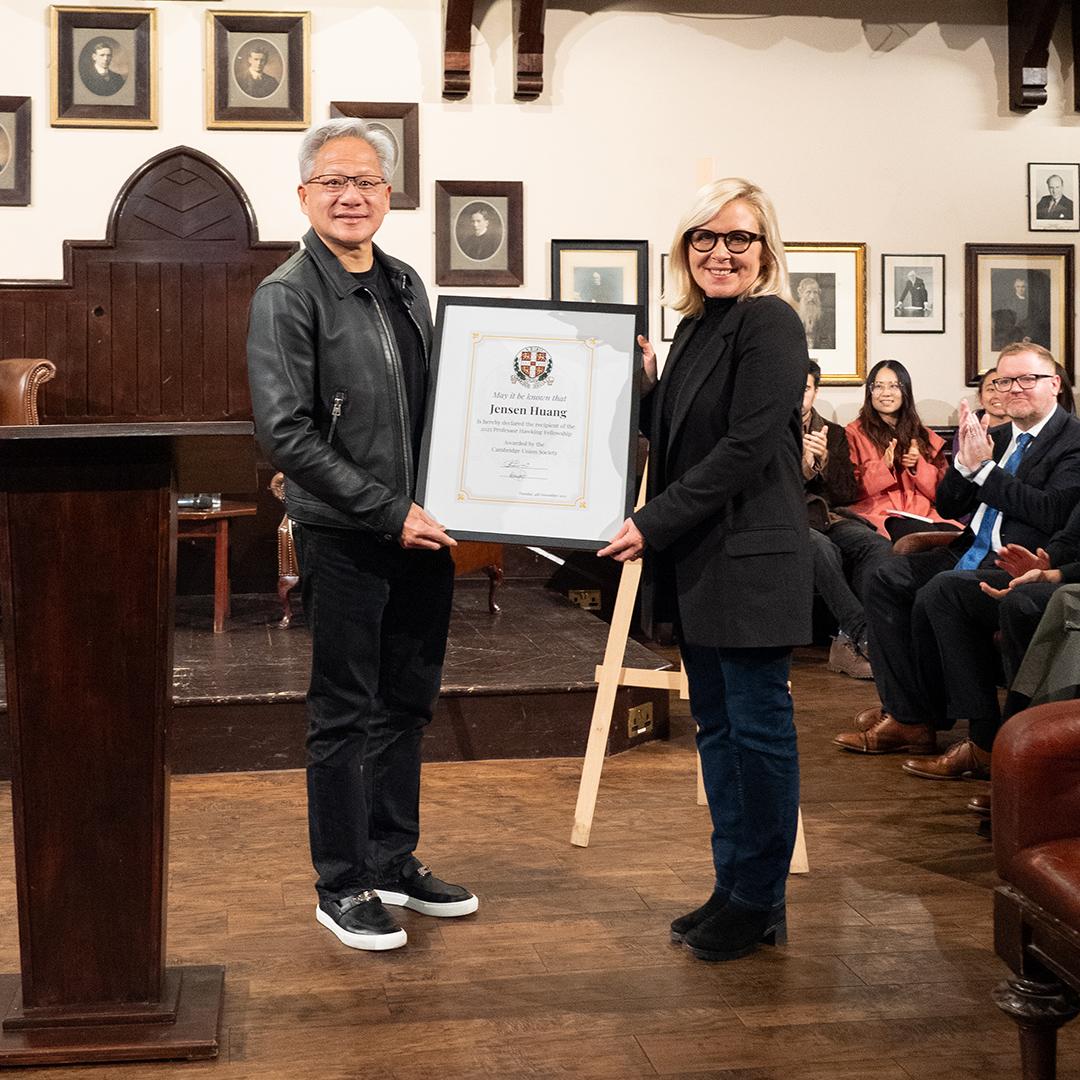 CEO 黄仁勋荣获由剑桥联盟学会（Cambridge Union Society