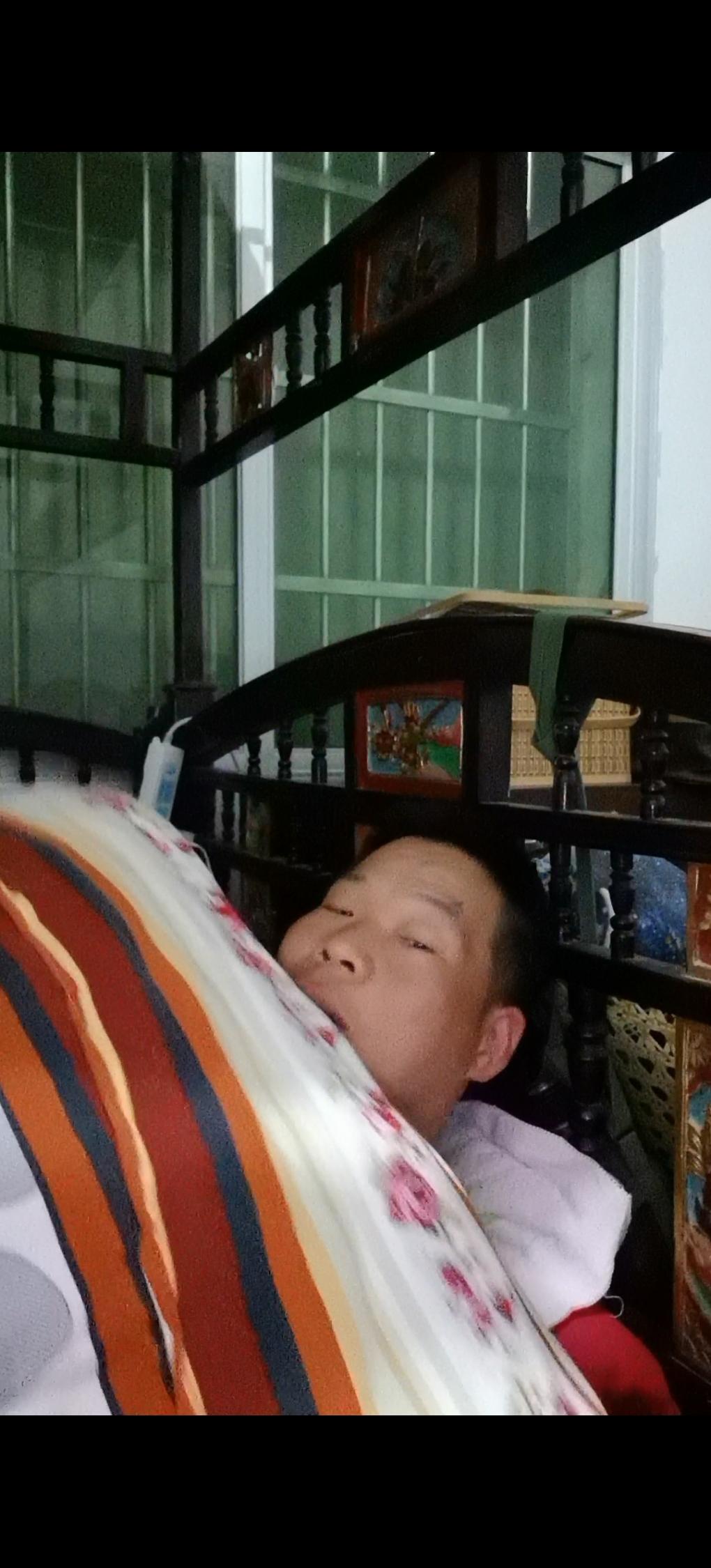 现在是晚上11:40。江西上饶温度居然有16度。热得我根本没法睡，一点困意都没有