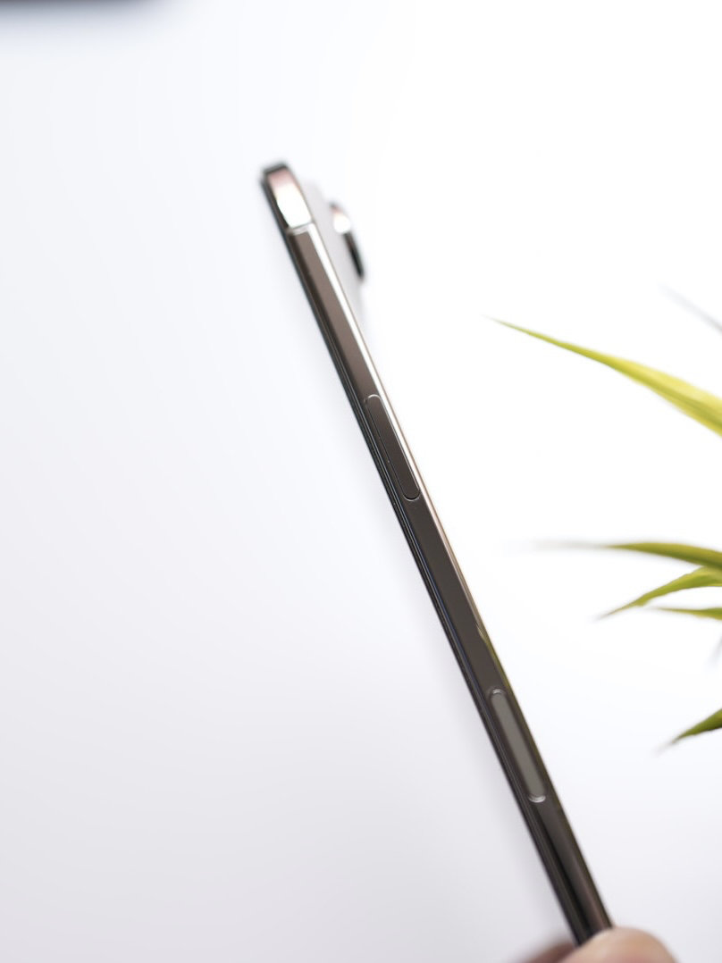 Nikkei Asia 日经亚洲报道，今年秋季发布会只有 iPhone 18 P