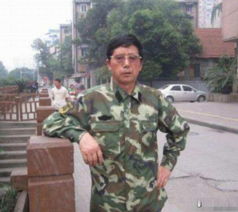 2008年，山东一男子背着家人把60万存款全部卷走，从此杳无音讯，当妻女得知后，