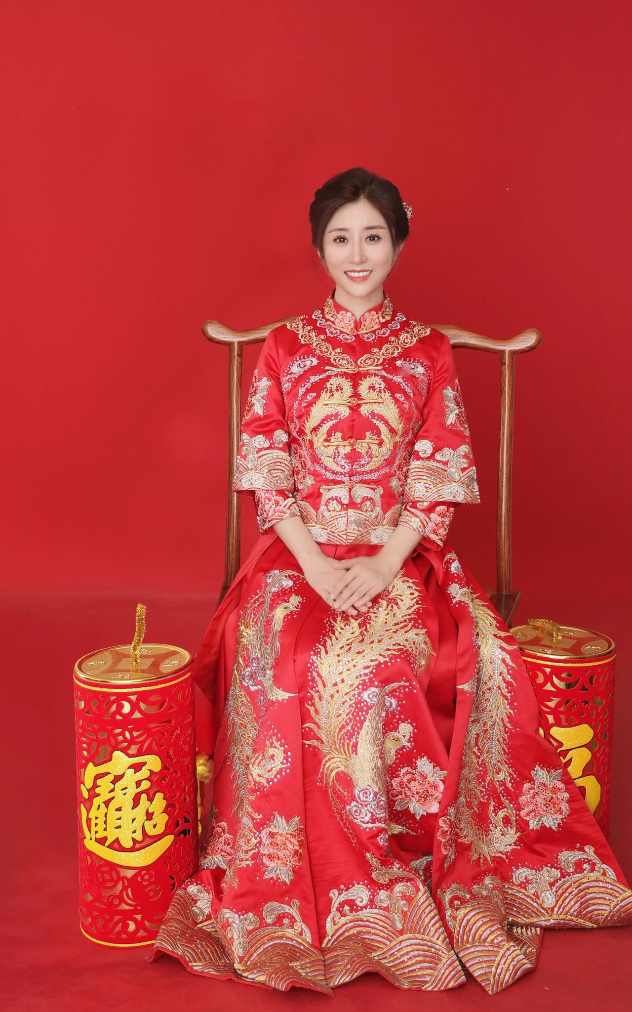 除夕到！祝各位家人们龙锐意纵横天地，鳞翼丰盈展翅翻。新春快乐，逐梦甲辰[烟花][