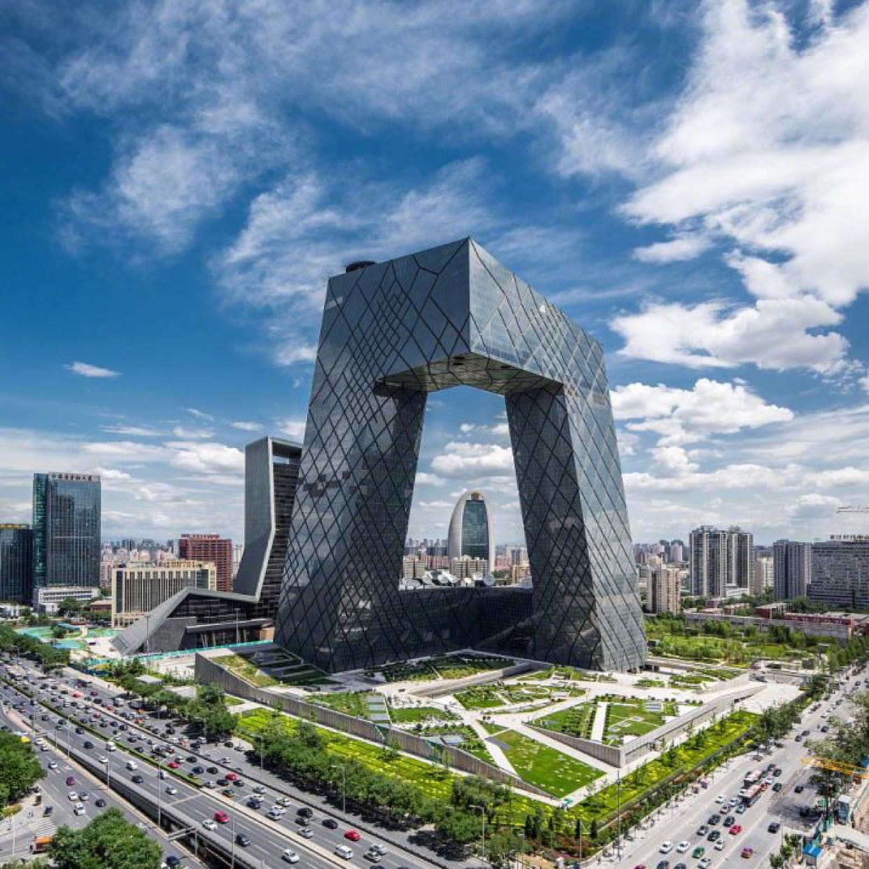 我发现 正在用的封面图超级好看，在大图页点击“设为我的封面”也可以换上跟TA一样