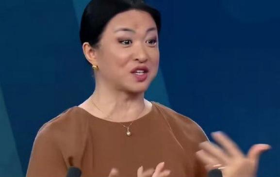 就想问问当年，那个叫金星的小帅哥，这就是你狠心割掉父母给的零件，想要成为的样子吗