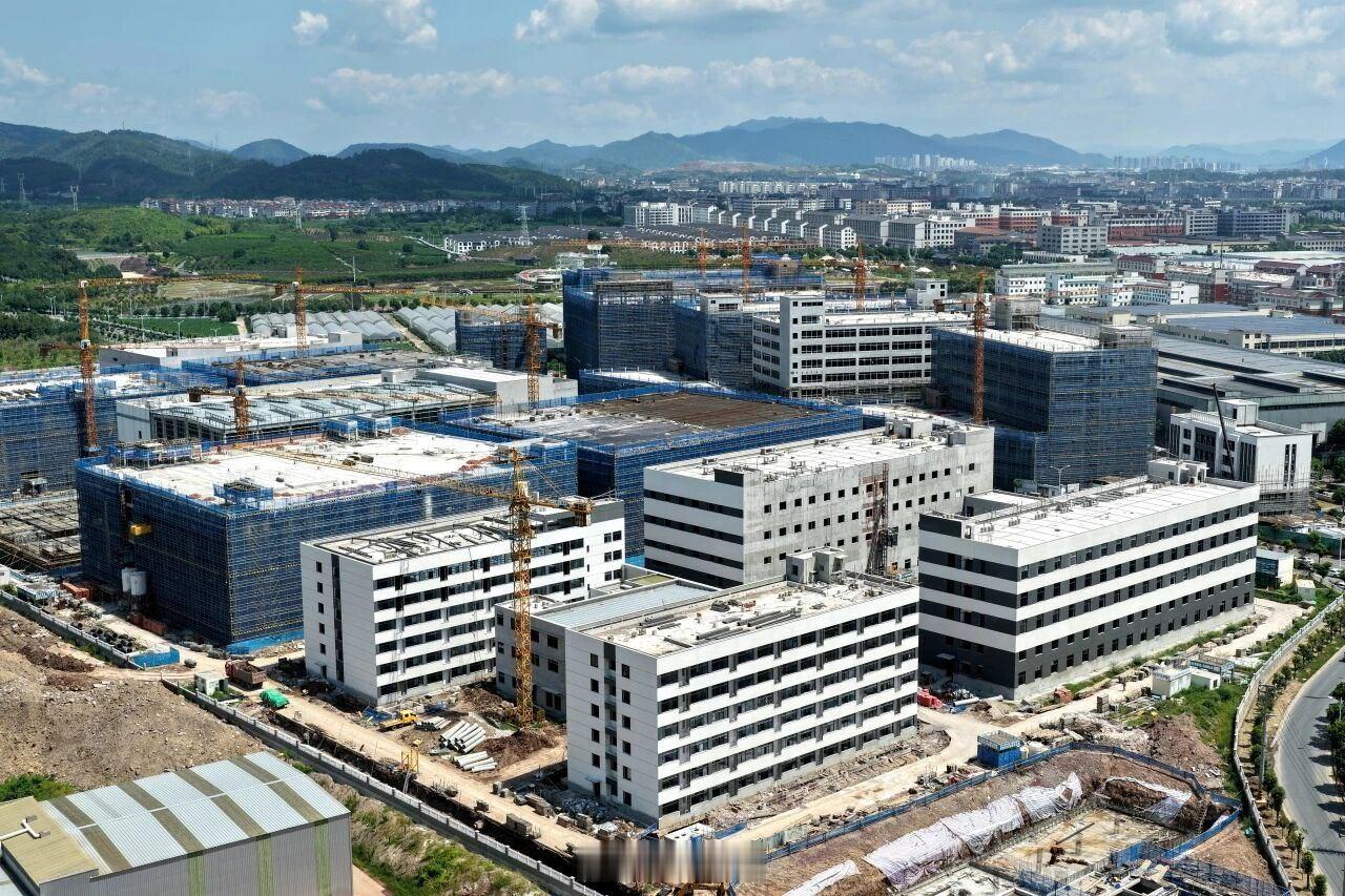 东阳身边事 9月14日上午，走进浙江花园科新制药有限公司年产8亿支高端吸入制剂研