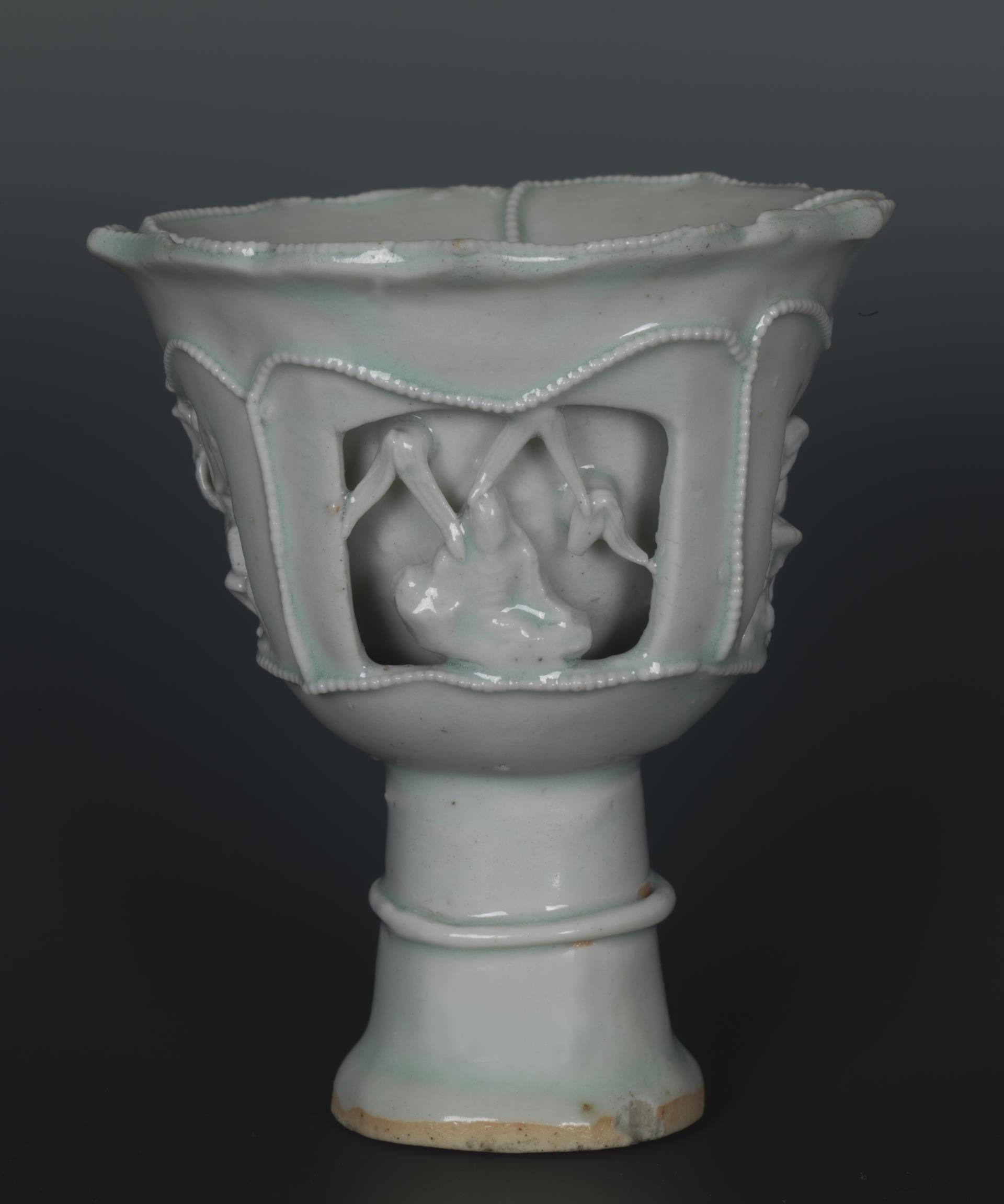 葡萄牙里斯本Calouste Gulbenkian美术馆藏元代青白瓷镂空杯 