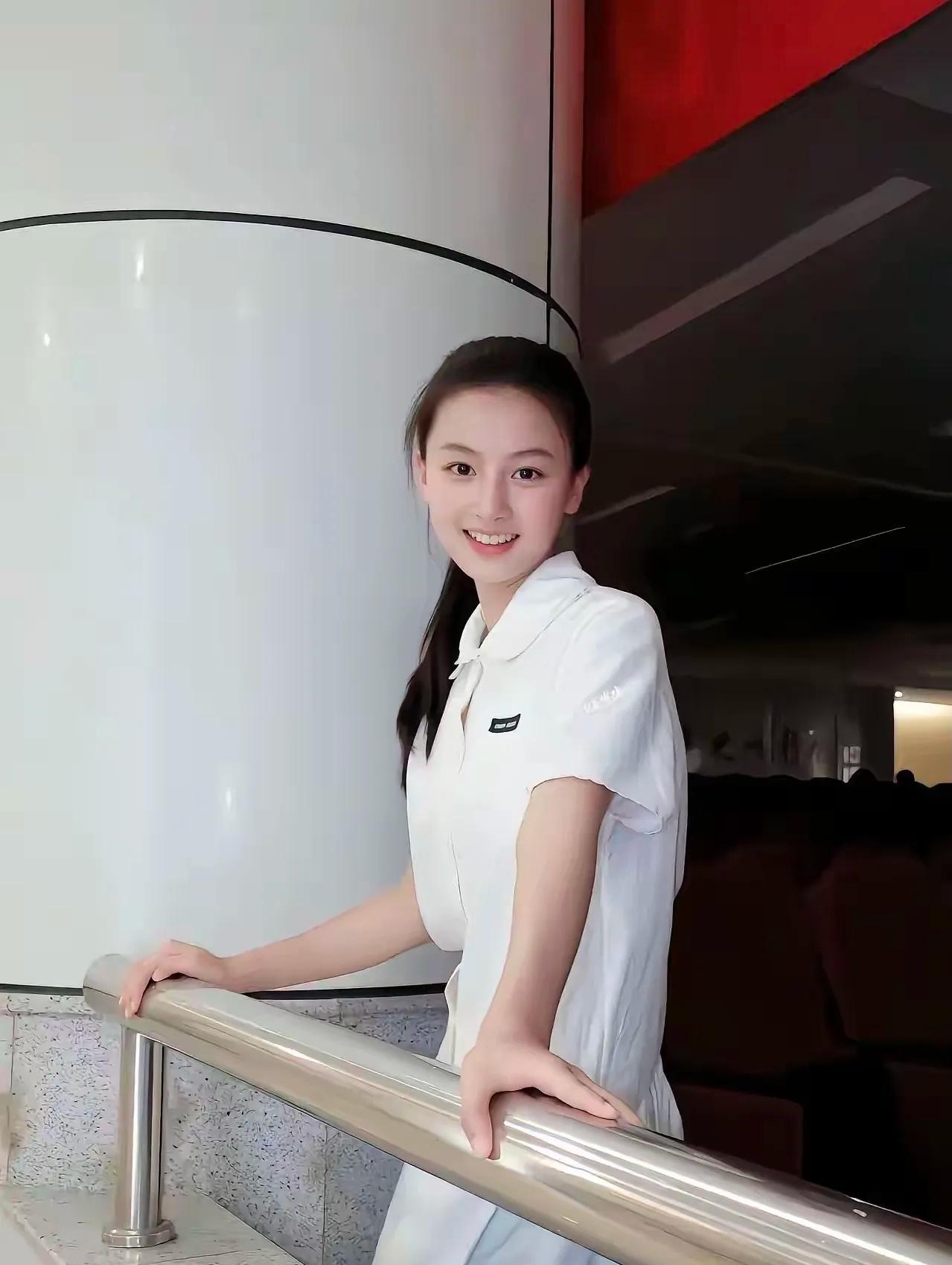 纯天然的美女，好纯情，没有美颜，没有滤镜，真才是真正的美女！自然清雅美女 自然治