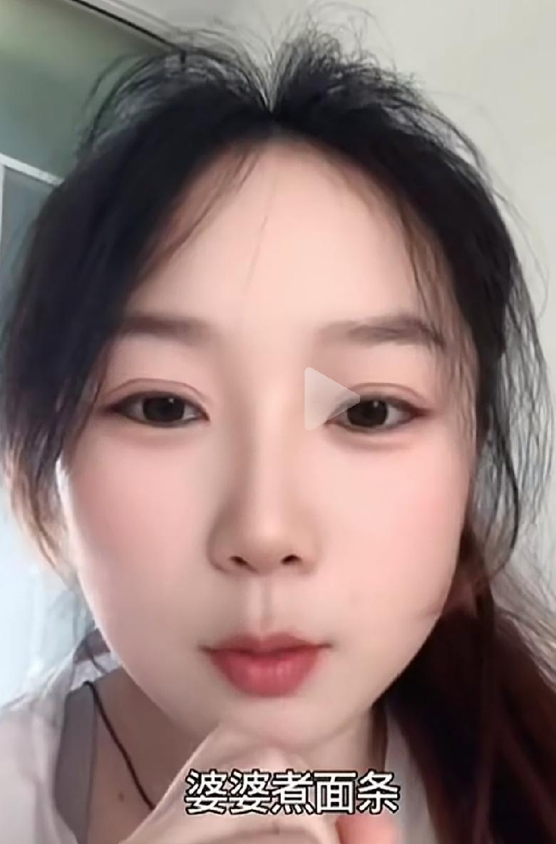 【“面条煮前要洗”的恶俗段子在侮辱谁的智商】

婆婆煮面条前不洗，被小仙女吐槽。
