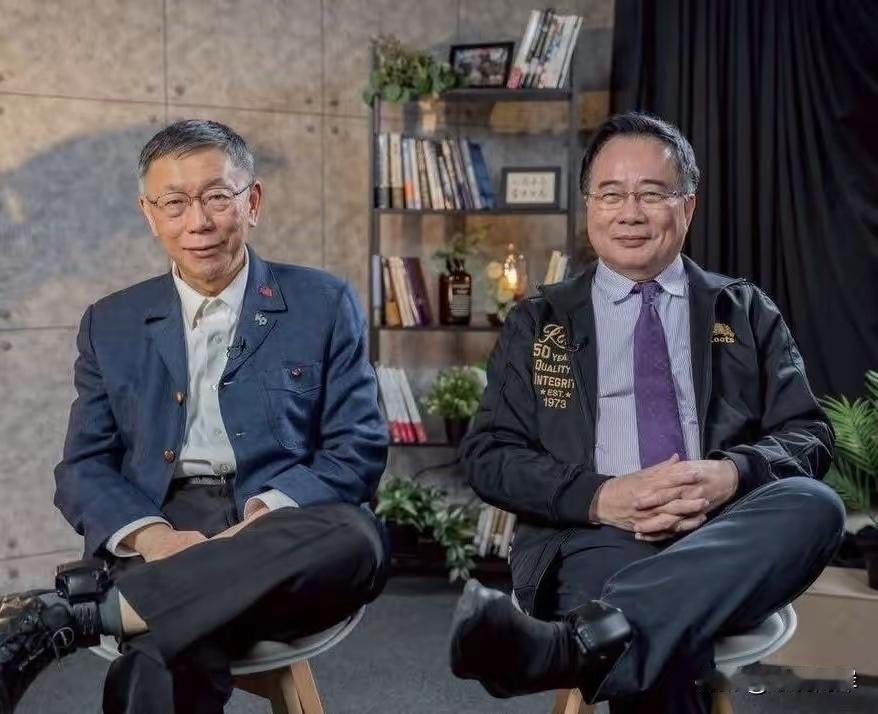 铁窗挡不住惺惺相惜！柯文哲探监蔡正元，绿营急了
 
台北监狱这一幕，戳中无数人！