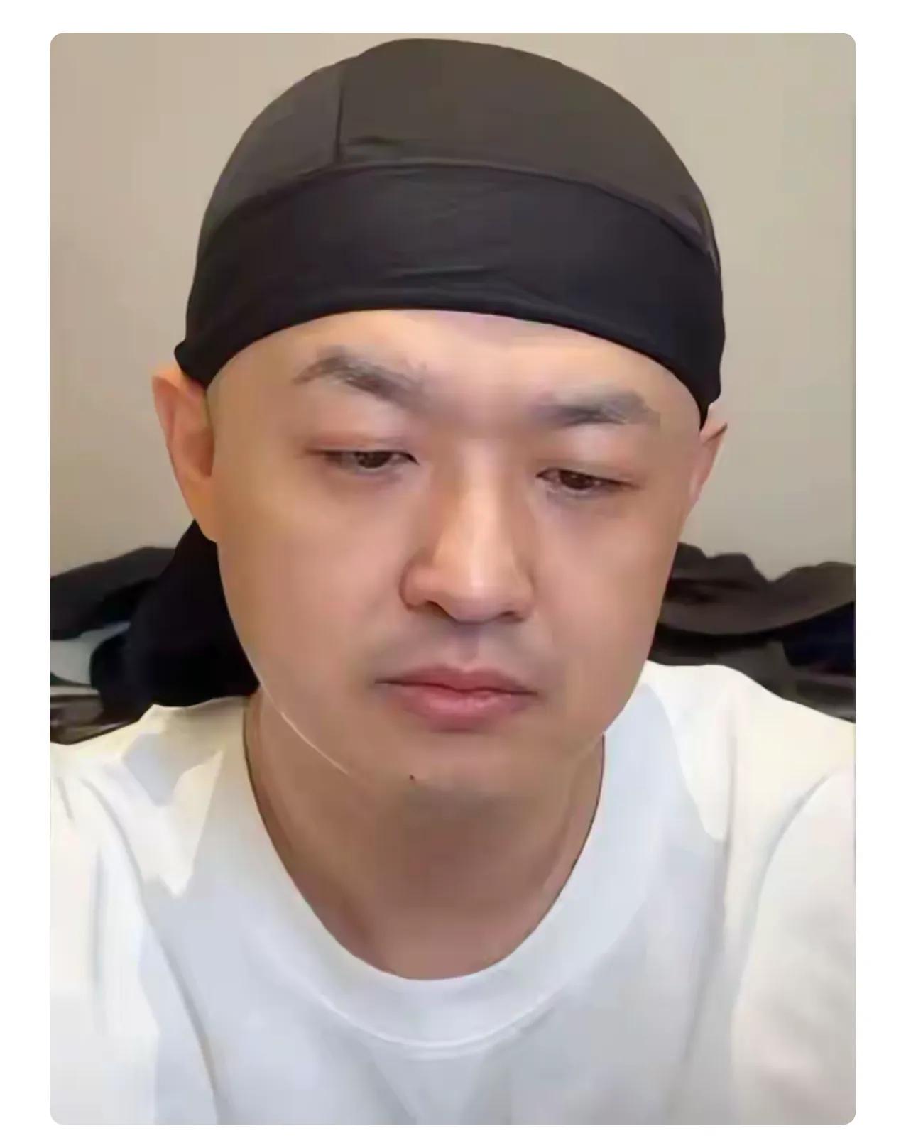包贝尔就是拿来挡枪的，他出不出“车九”，包文婧都不会和他离婚。

包贝尔之前被曝