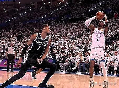 NBA西决第五场亚历山大的数据火了！雷霆队球员亚历山大一半得分来自罚球，这下马刺