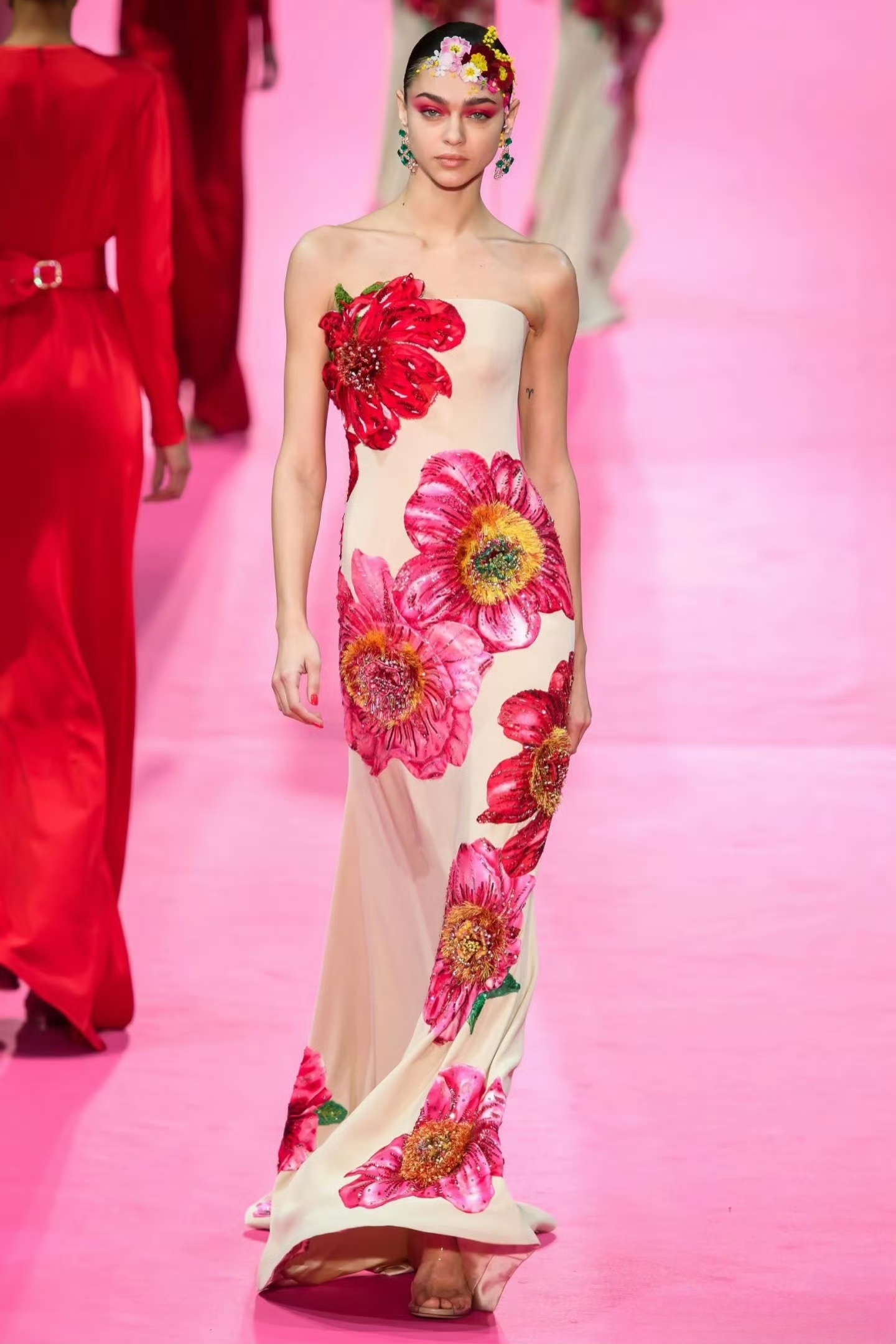 谁给宋茜选的裙子 宋茜VOGUE第二套造型是Alexis Mabille 201