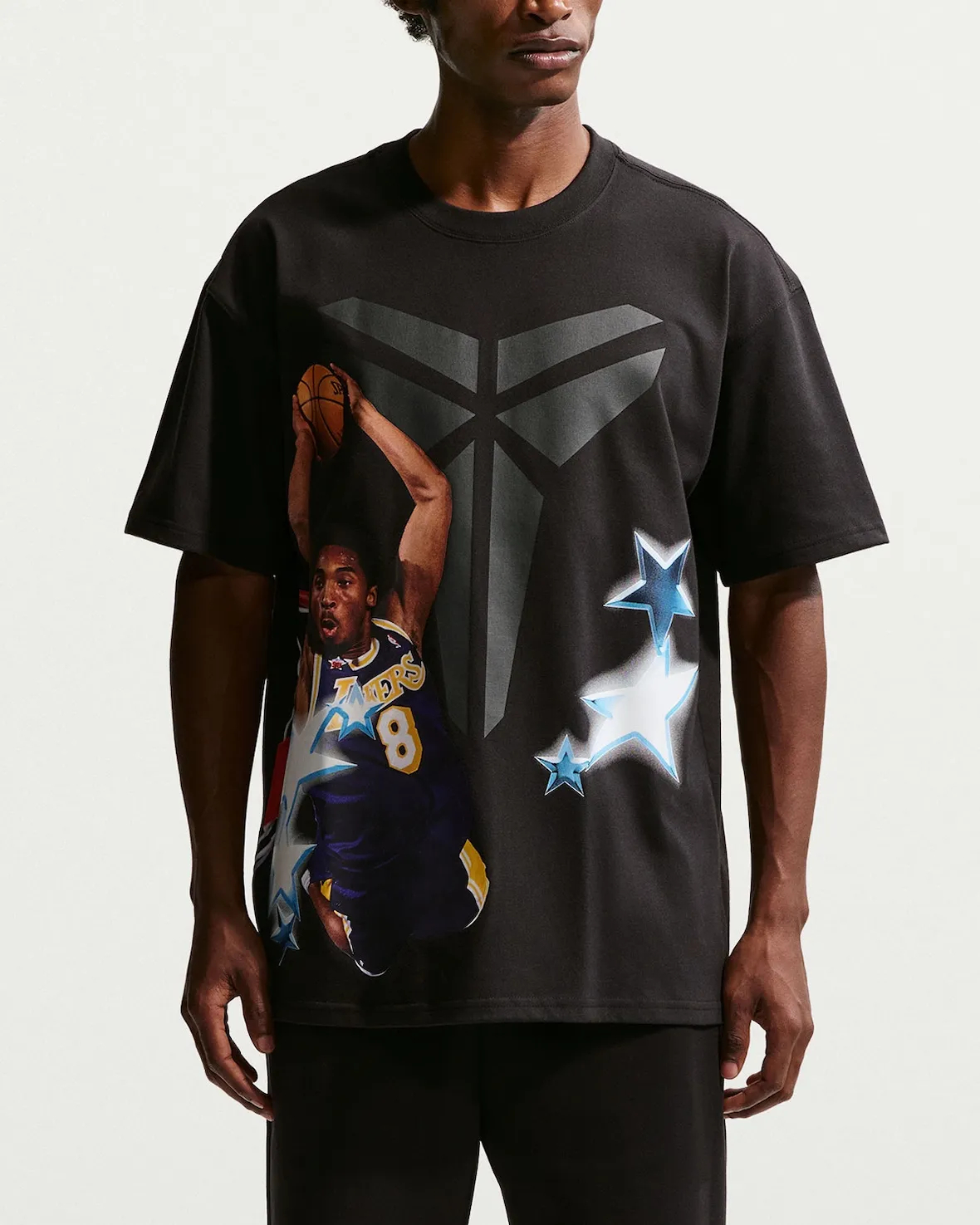 全明星赛期间Nike 将会发售一款印有科比1998年全明星赛照片的Tee 