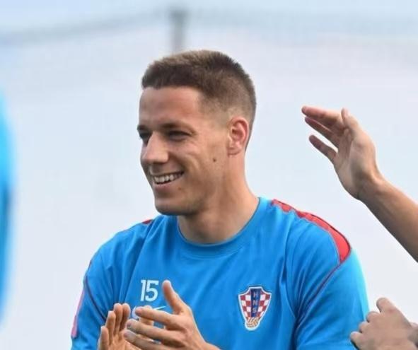 克罗地亚国家队正在美国亚历山德里亚积极备战对阵世界杯首轮对阵英格兰的比赛，现在悬