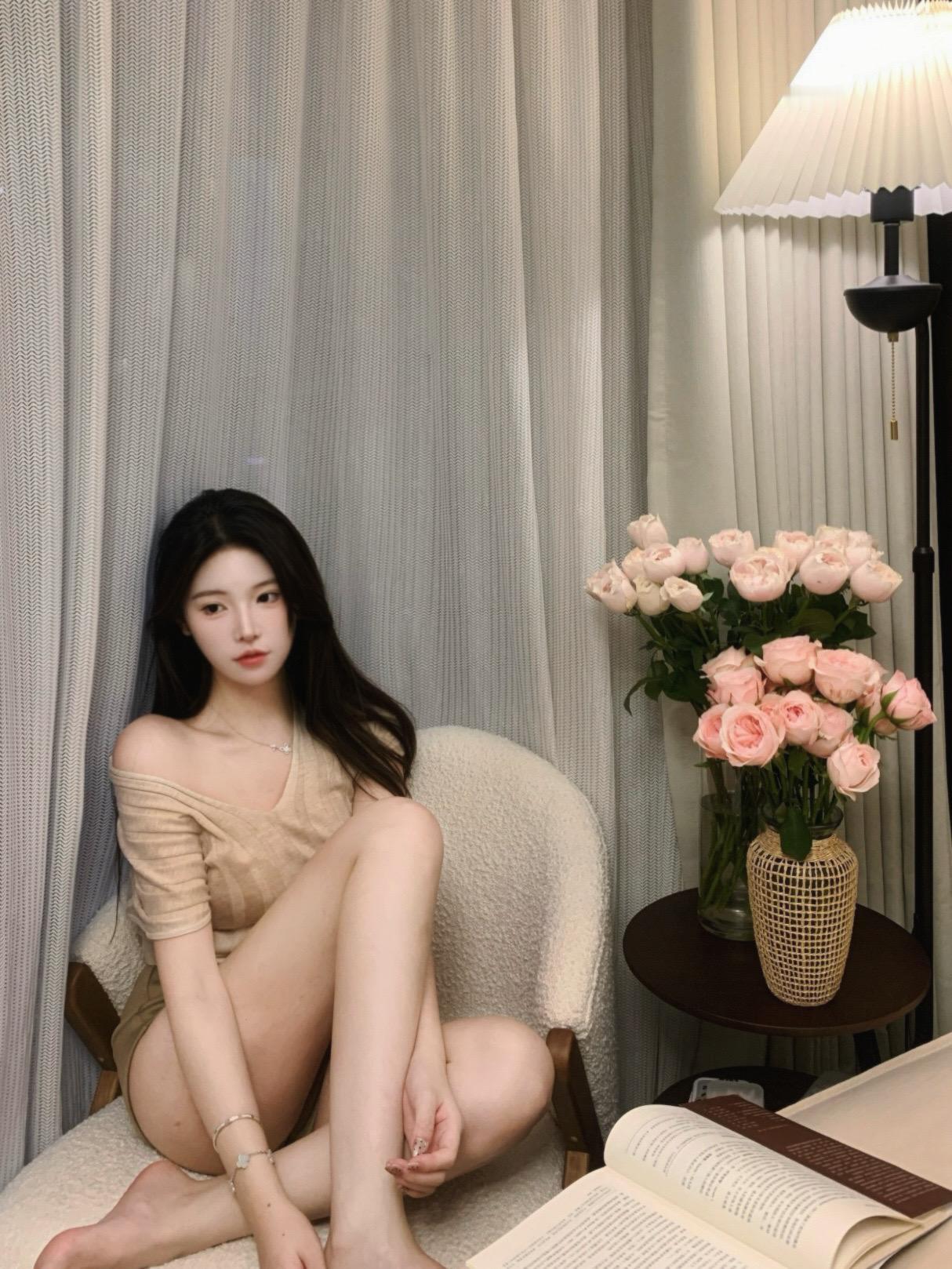 一张照片 黑长直 眼睛里有你