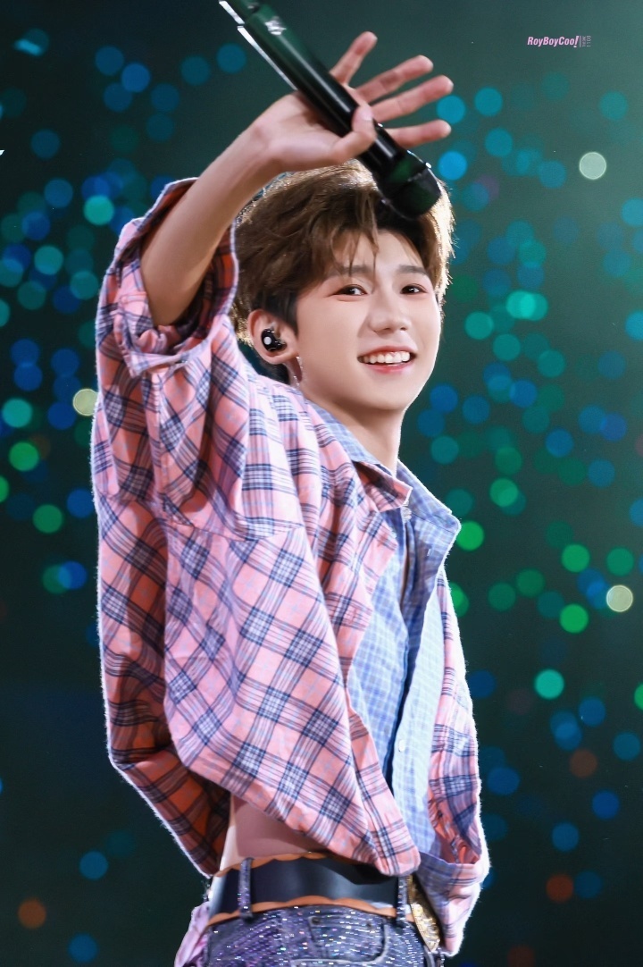 王源提到了TFBOYS演唱会 王源主动谈及TFBOYS演唱会，证明那些热烈的时光