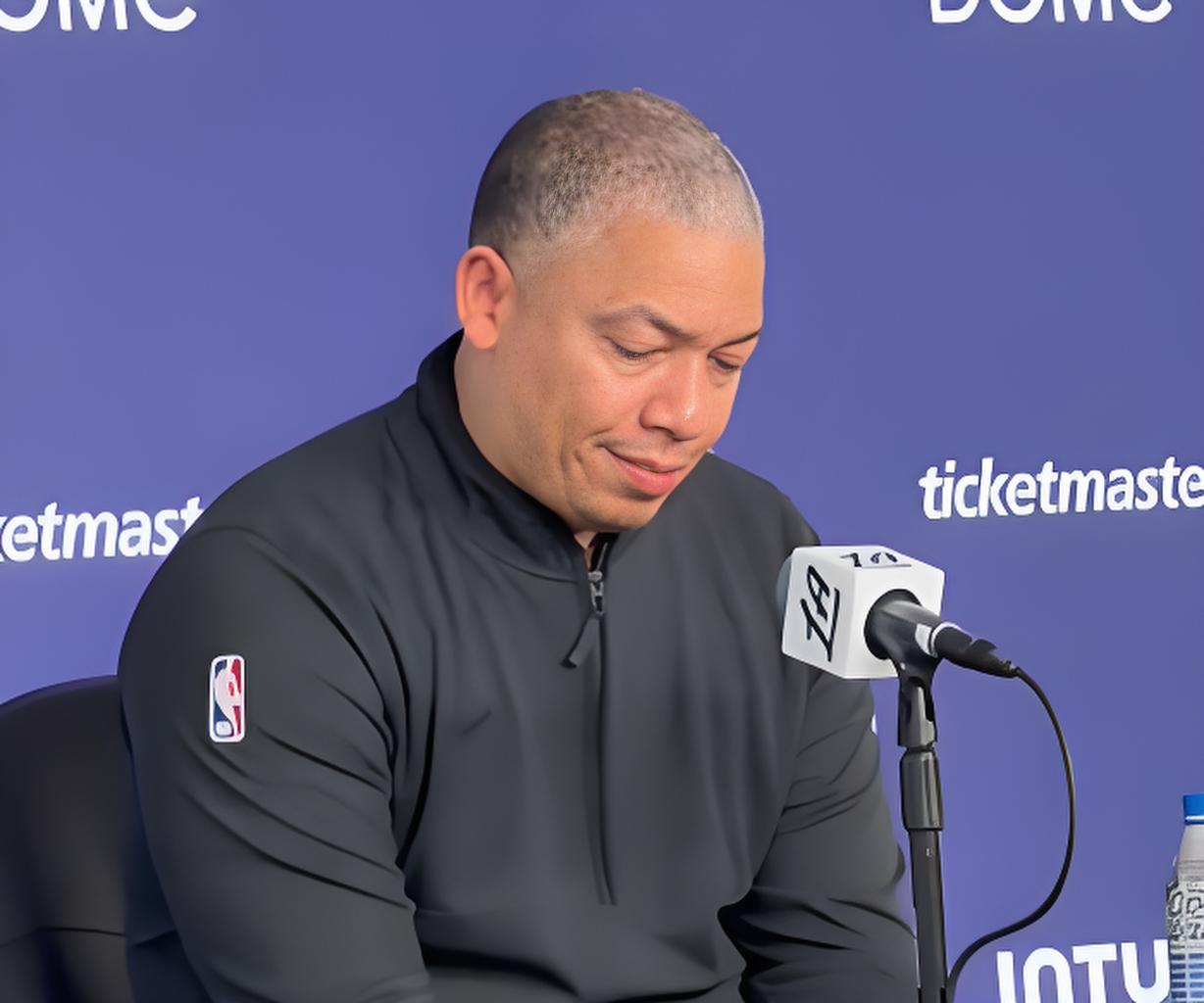 哈登提出被交易，受伤最大的不是快船，而是泰伦卢。肉眼可见，鲈鱼的心都要碎了。
