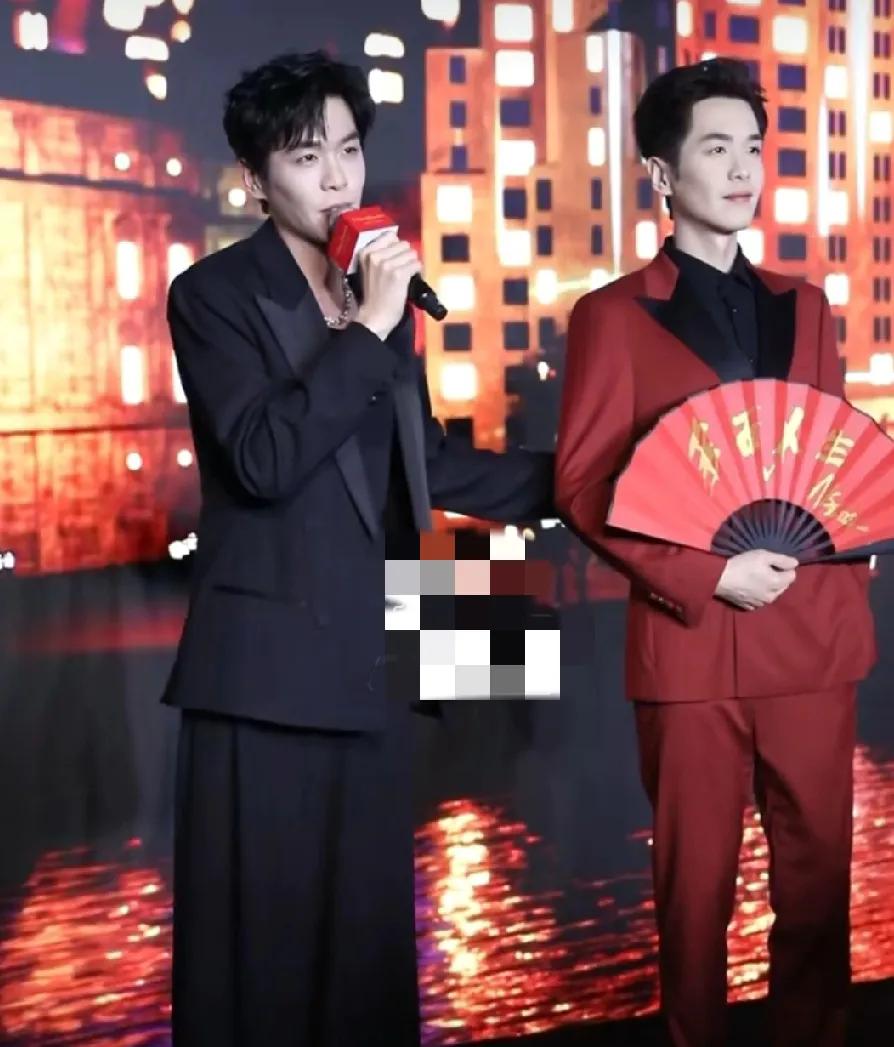 6月24日，张若昀突然引发了热议，起因是他给自己的蜡像取名叫“张若的”还想让蜡像