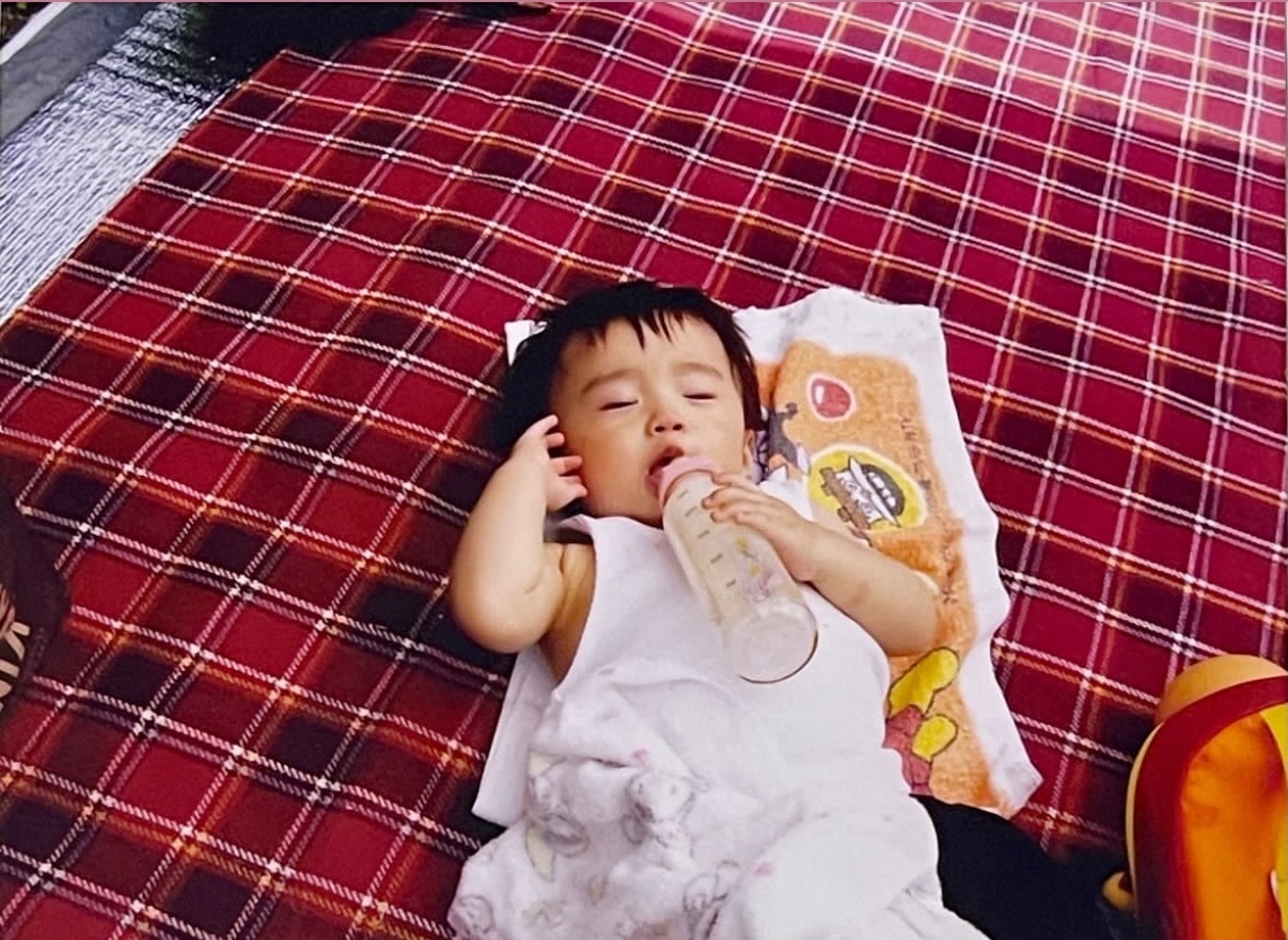 2002.8.26的照片 所以是知道这边粉丝叫他宝宝（赤ちゃん）所以特意找了一个