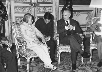 1992年7月，邓颖超因病离世，谁知，邓颖超去世前一日说出的是“李鹏”二字，这背