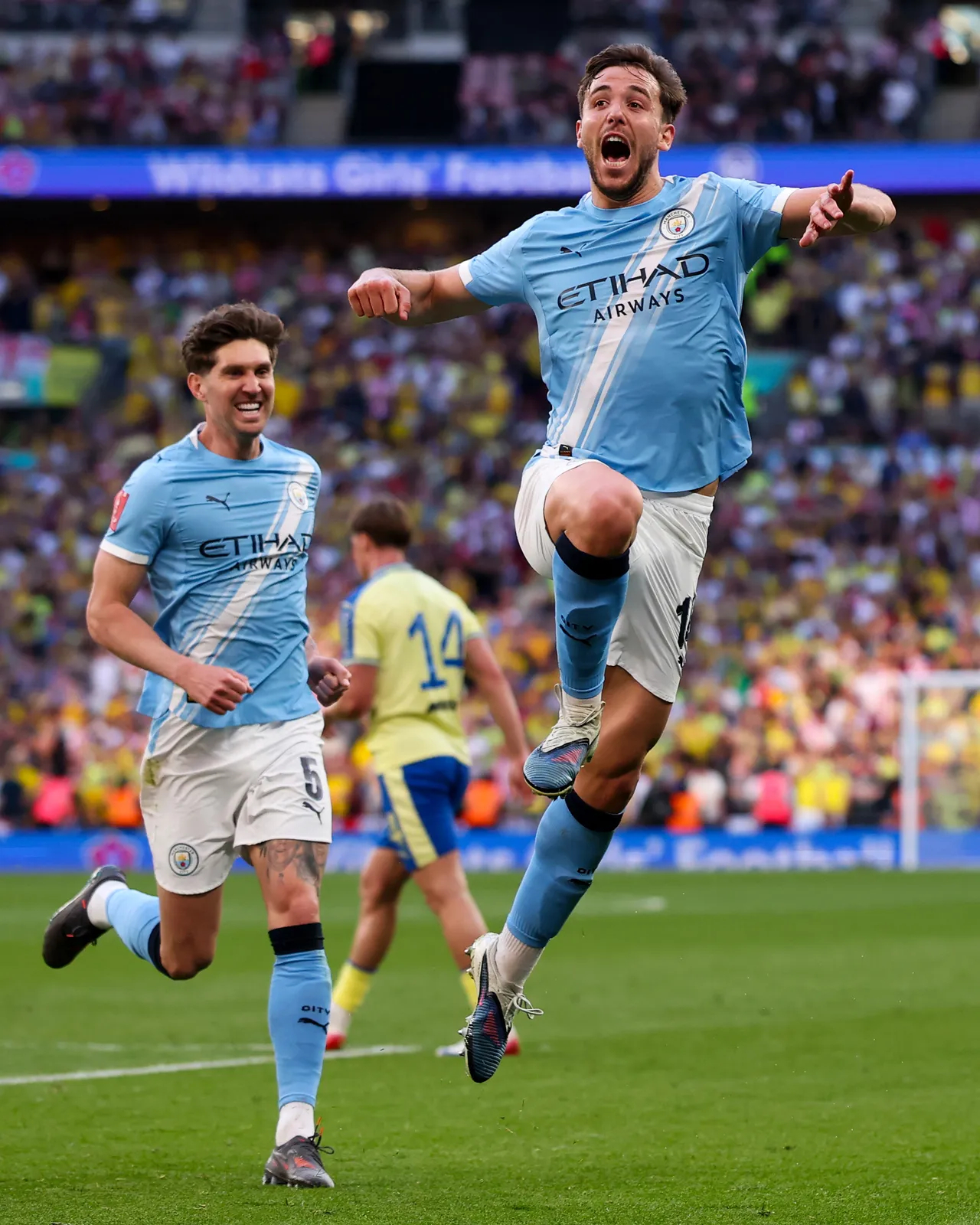 【曼城全队放假三天】在2-1击败南安普顿、闯入足总杯决赛后，瓜迪奥拉在赛后发布会