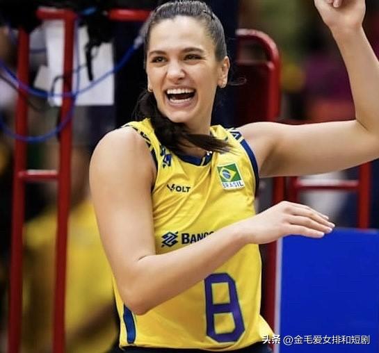 巴西国手、新一代拦网高手茱莉亚.库迪斯在学习意大利语，是不是要去意大利打球了？