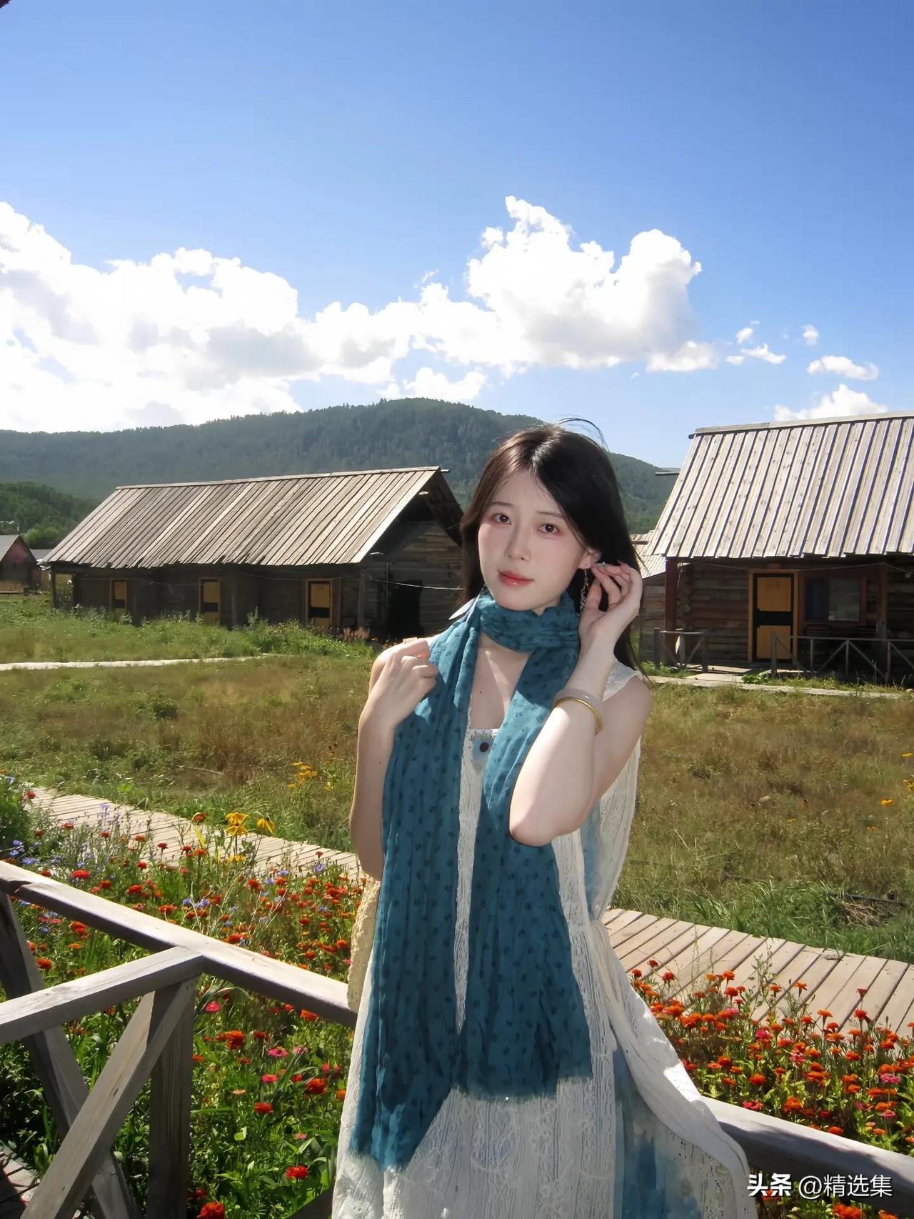 山野花间行，风姿似画中。
