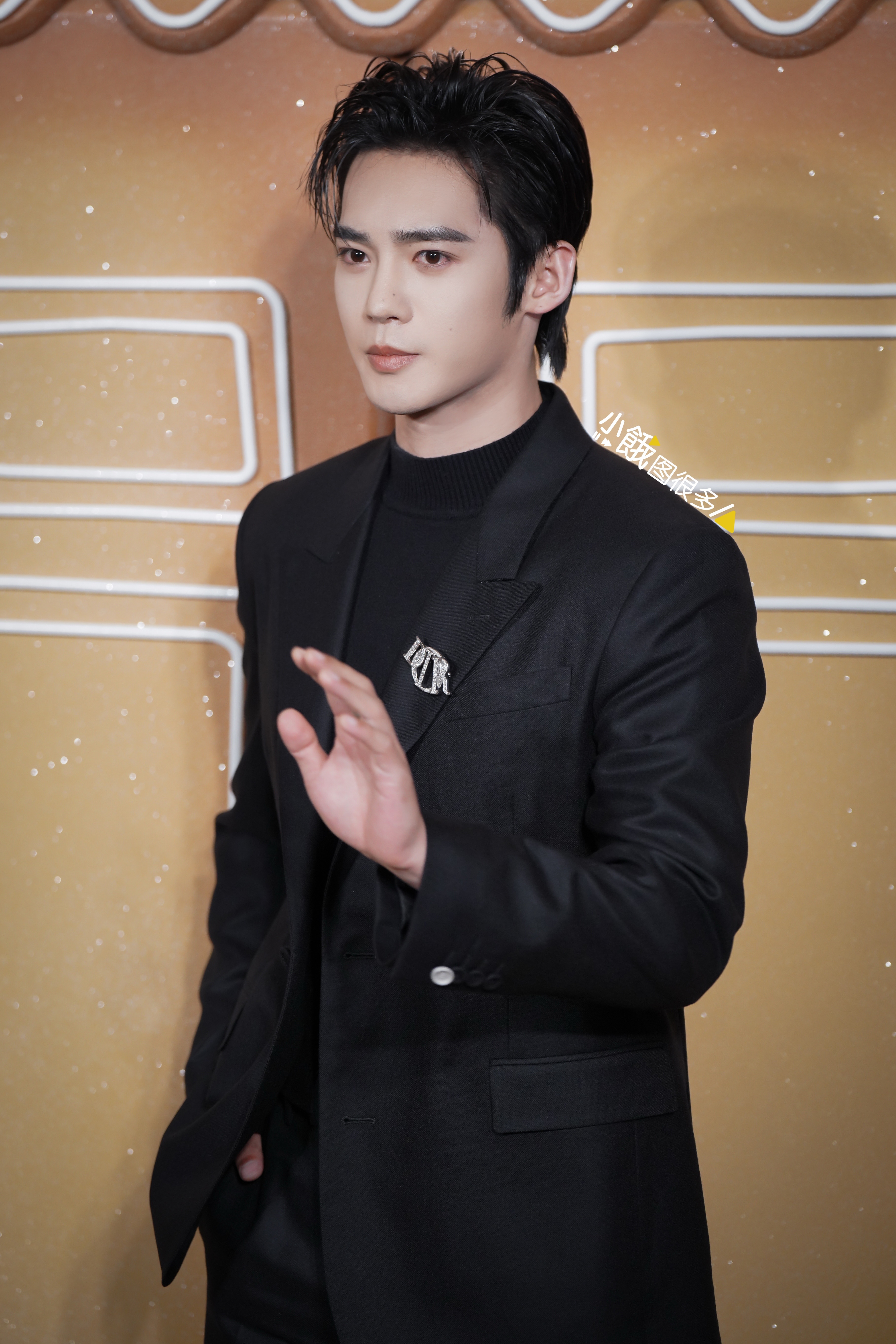 20241207 补一组点灯于适特写高清图集6p，感觉小于副主任在我们看不到的地