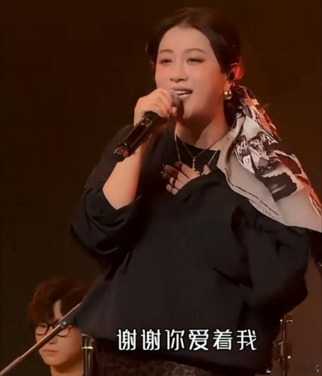 李嘉格谢谢你爱我be感 李嘉格请多唱歌！我超喜欢你的嗓音的！ ​​​