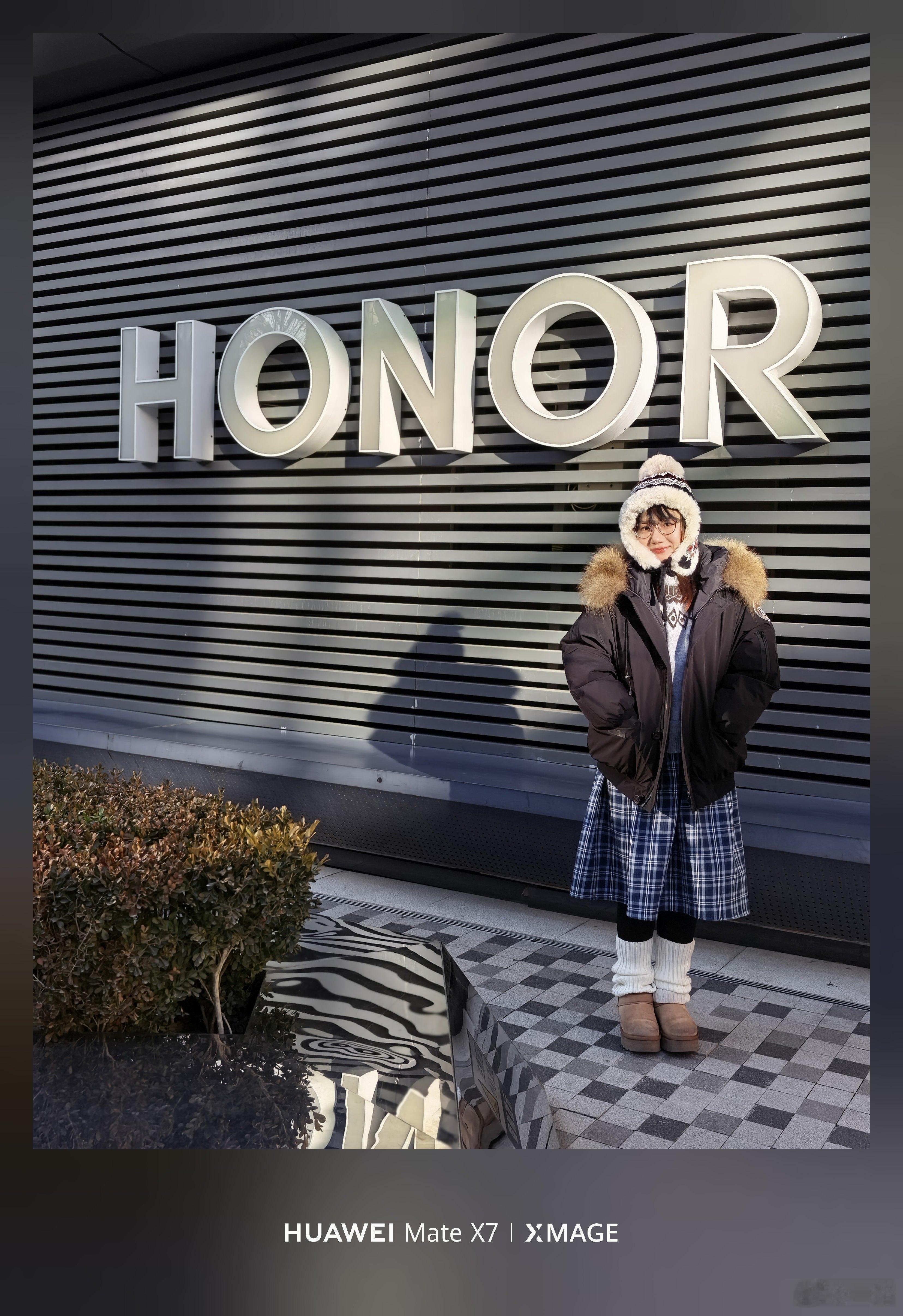 来荣耀研发学习了之前我们提的一些意见，居然真的出现在那台机器上了，不过现在啥也不