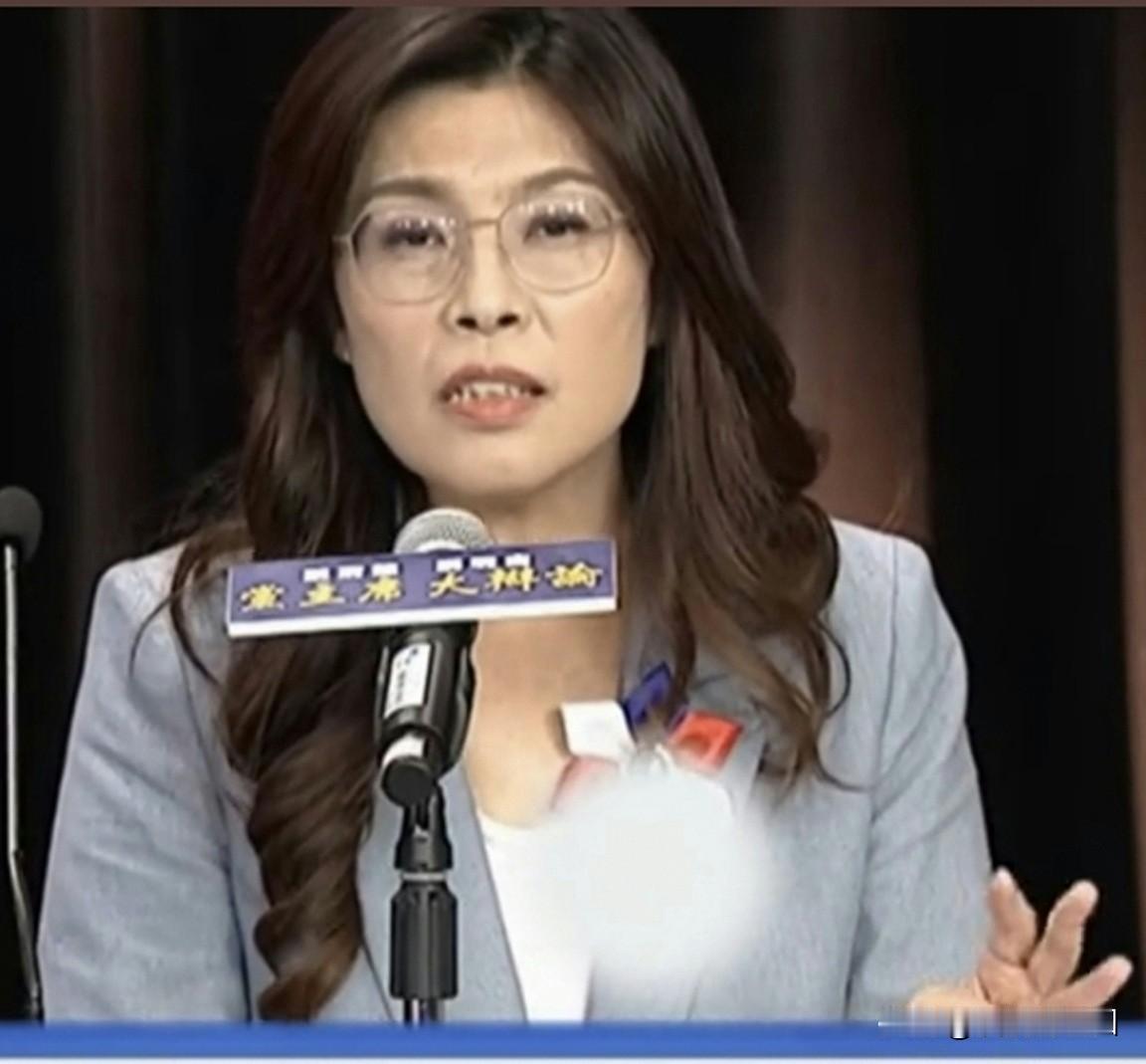 不管你愿意不愿意，
郝龙斌当选已成定局。
第二场辩论会一比较，
你会发现还是郝龙